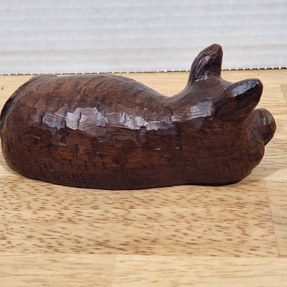 Vintage Mama Pig & Piglets Red Mill Mfg. Carved Handcrafted Brown Pecan Shell - Picture 6 of 9